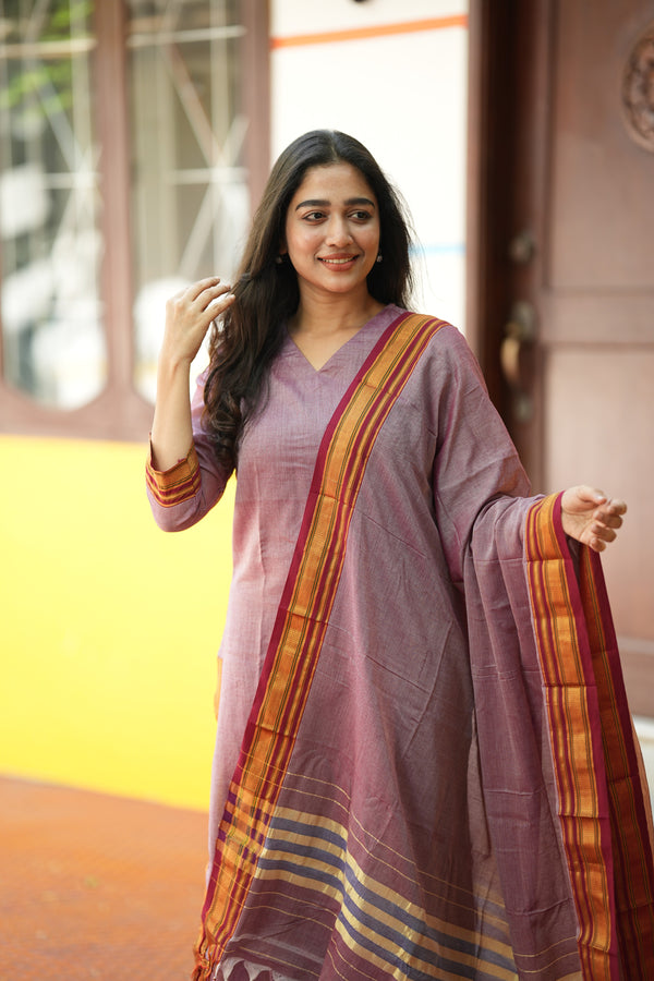 🌸 Mauve Pastel Loom – Narayanpet Grace