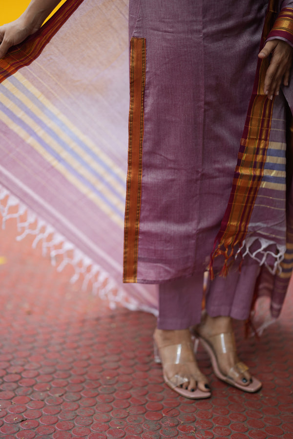 🌸 Mauve Pastel Loom – Narayanpet Grace