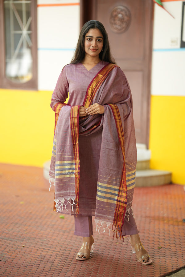 🌸 Mauve Pastel Loom – Narayanpet Grace