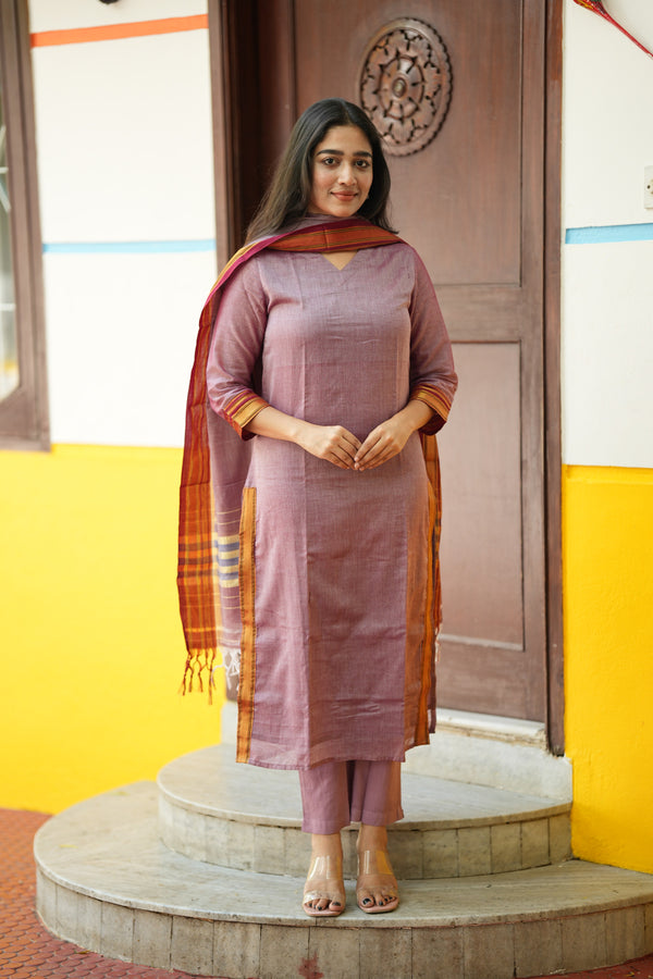 🌸 Mauve Pastel Loom – Narayanpet Grace