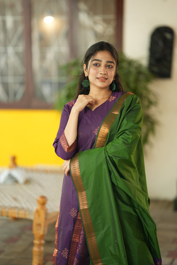 ๐ฟ โRegal Weave โ Purple & Green Pochampally Setโ