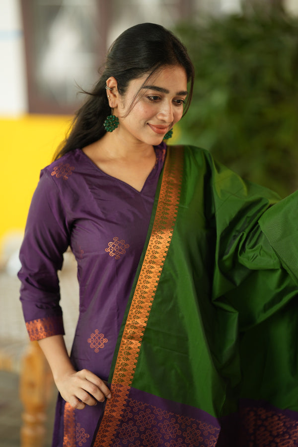 ๐ฟ โRegal Weave โ Purple & Green Pochampally Setโ