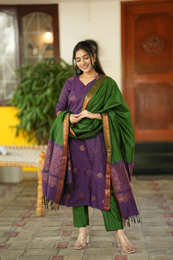 ๐ฟ โRegal Weave โ Purple & Green Pochampally Setโ