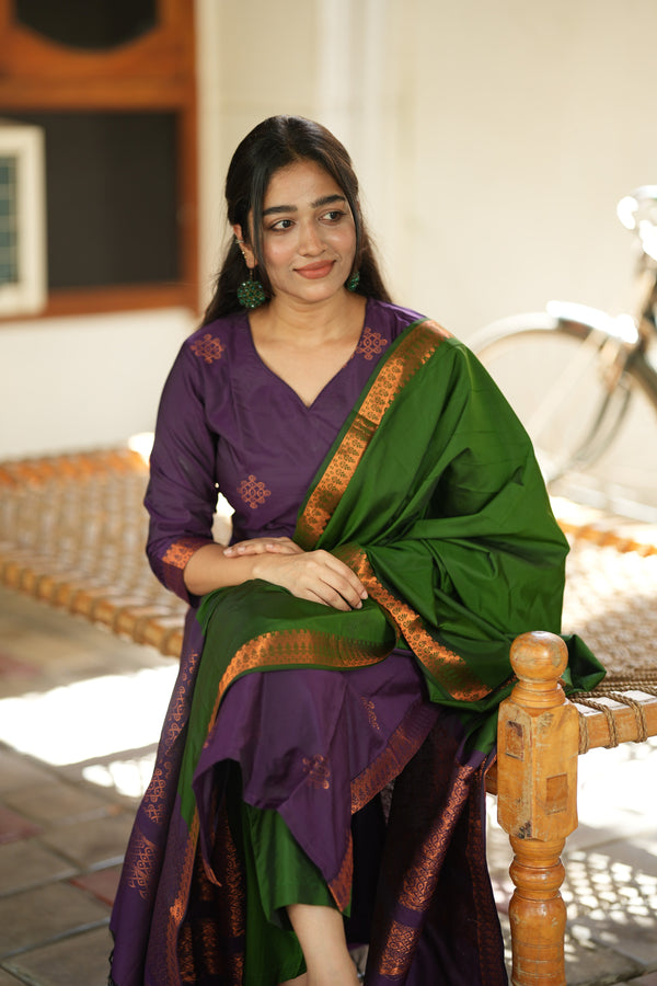 ๐ฟ โRegal Weave โ Purple & Green Pochampally Setโ