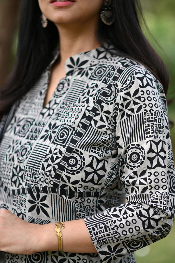 Kritika Monochrome Cotton Suit Set