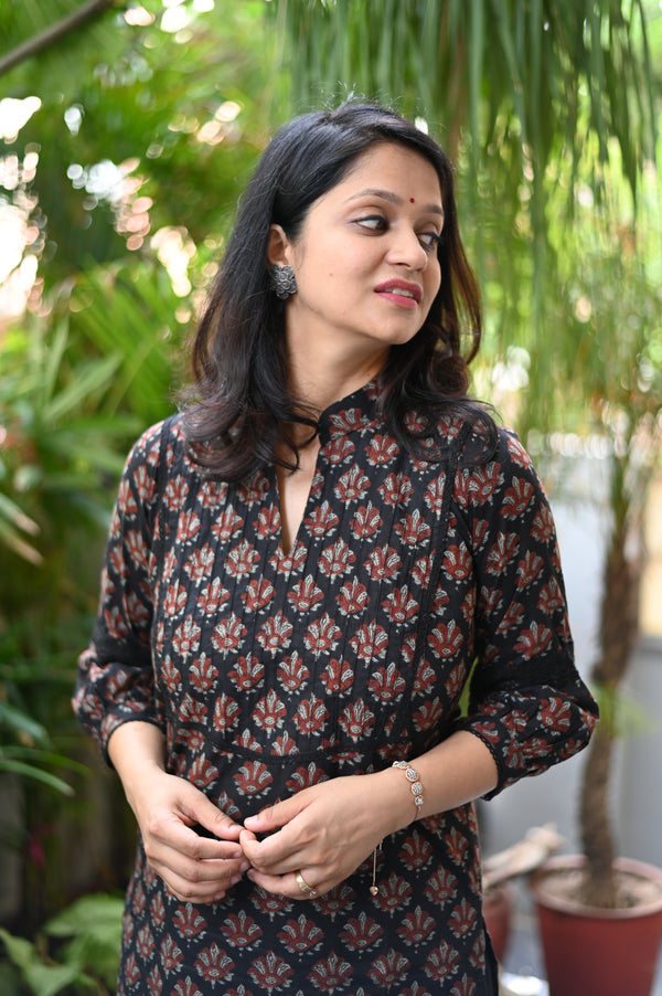 Manjiri Midnight Blossom Kurta