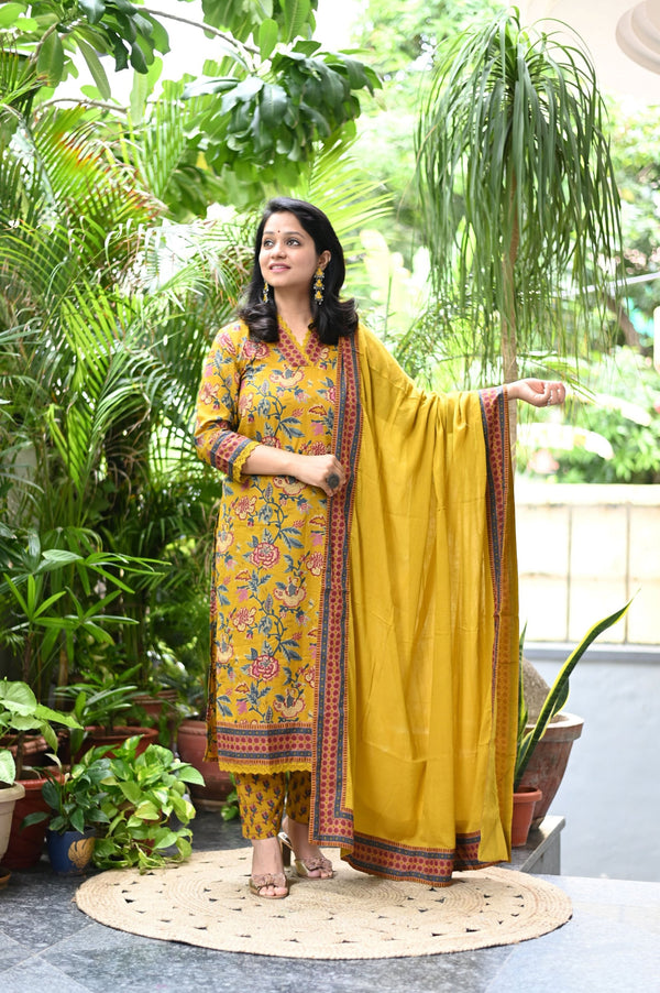 Kanchana Floral Kurta Set