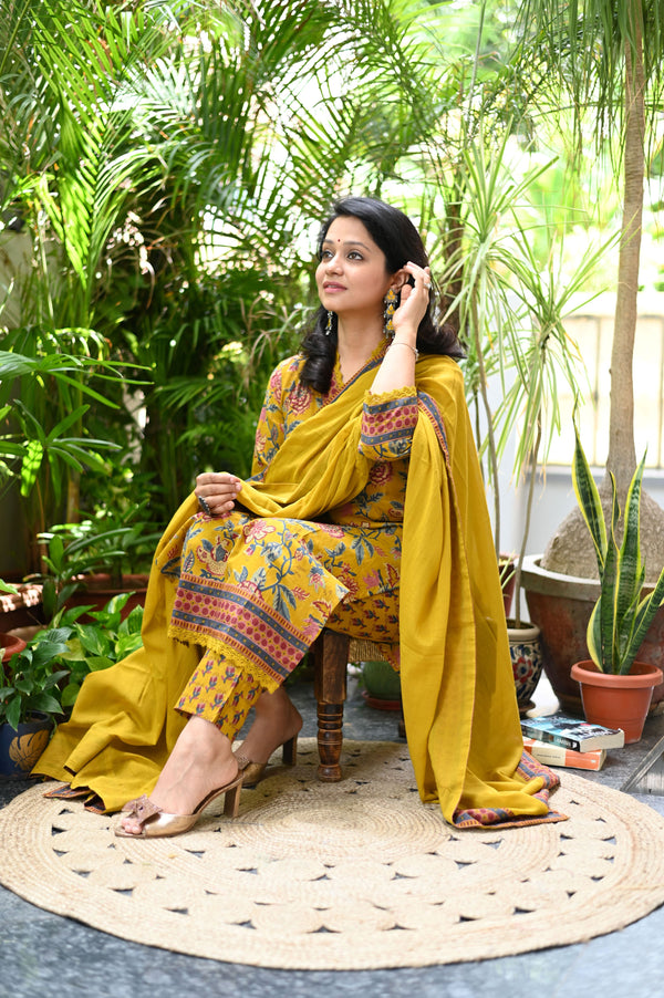 Kanchana Floral Kurta Set