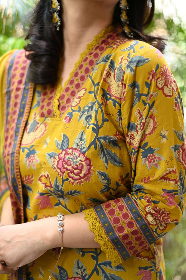 Kanchana Floral Kurta Set
