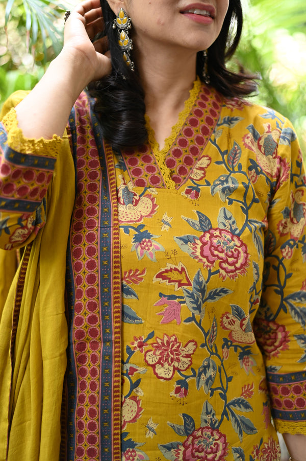 Kanchana Floral Kurta Set