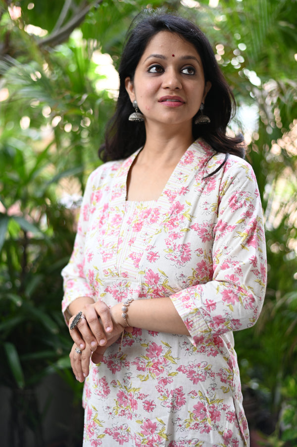 Amrapali Blossom White Kurta Set