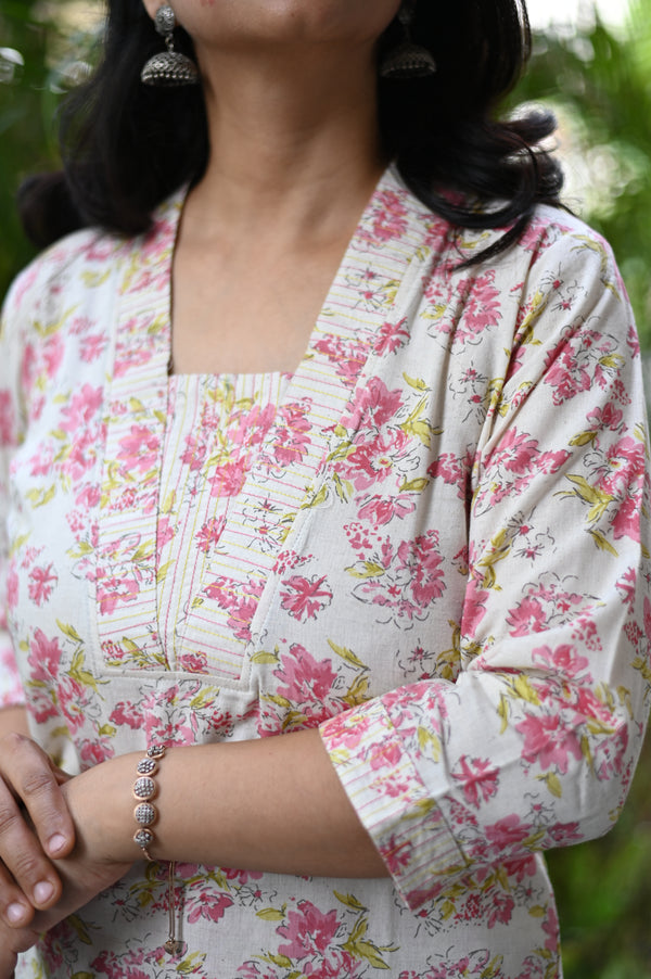 Amrapali Blossom White Kurta Set