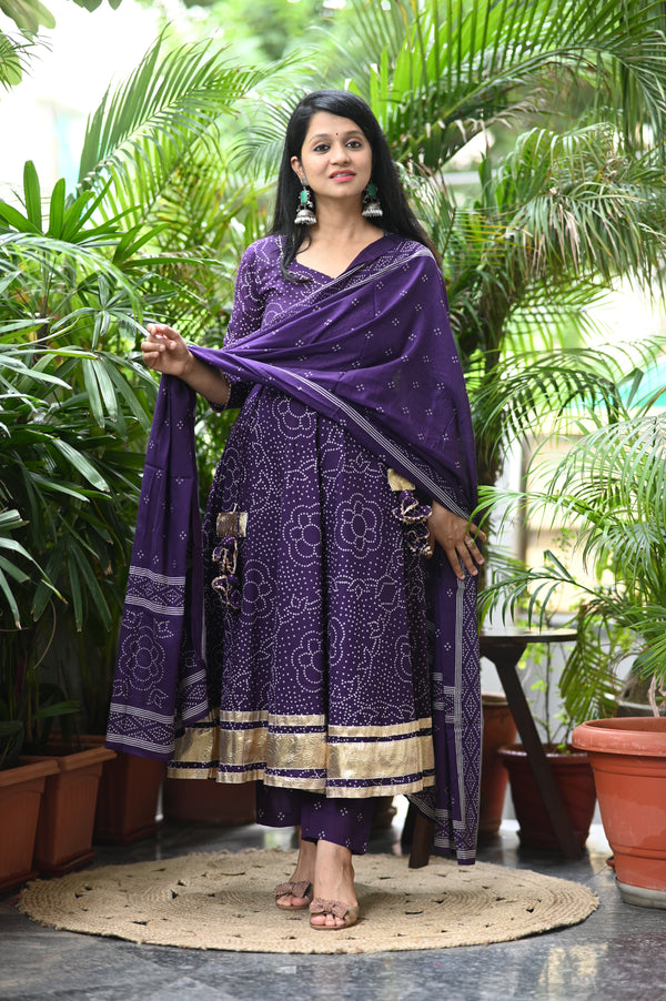 πYamikaTwirl in Royalty with the Elegance of Flowing Flair π