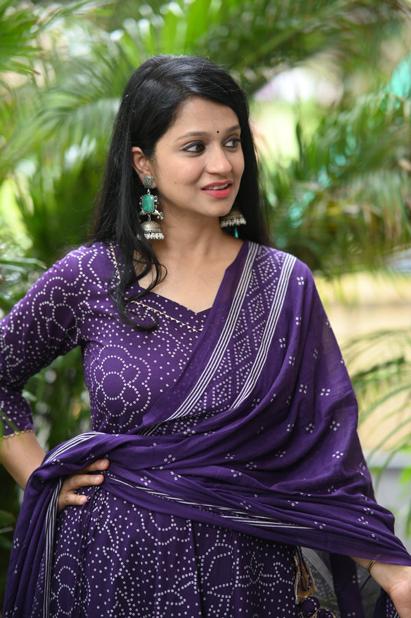 πYamikaTwirl in Royalty with the Elegance of Flowing Flair π