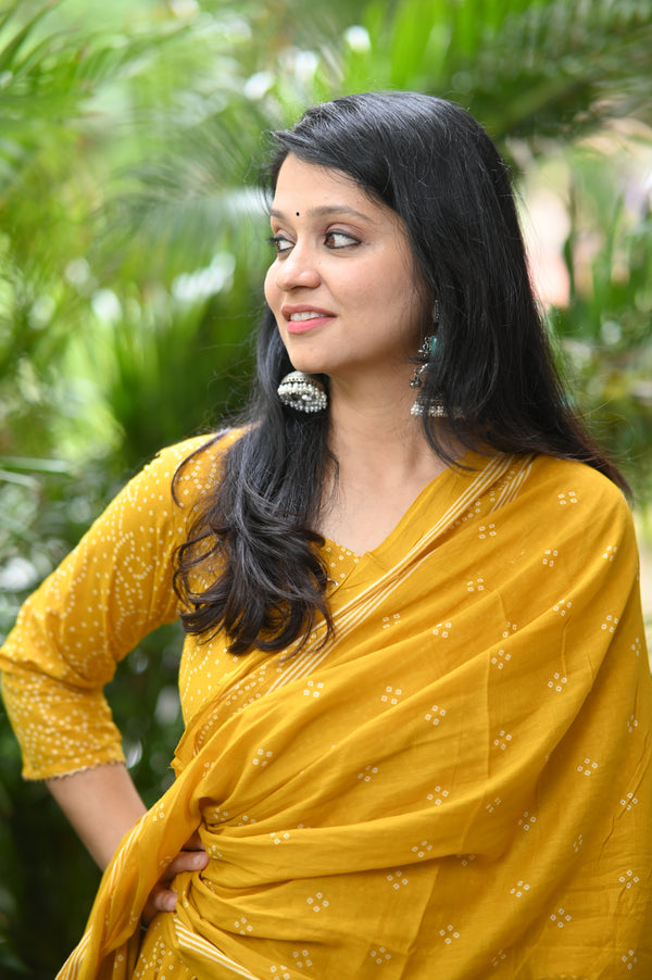 💛 💜 SharanyaDrape Yourself in Sunshine with this Flowing Anarkali Elegance 💛💜