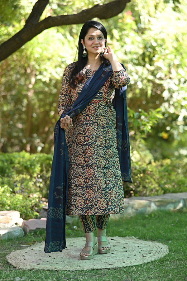 Vanajali Ajrak Handblock Set