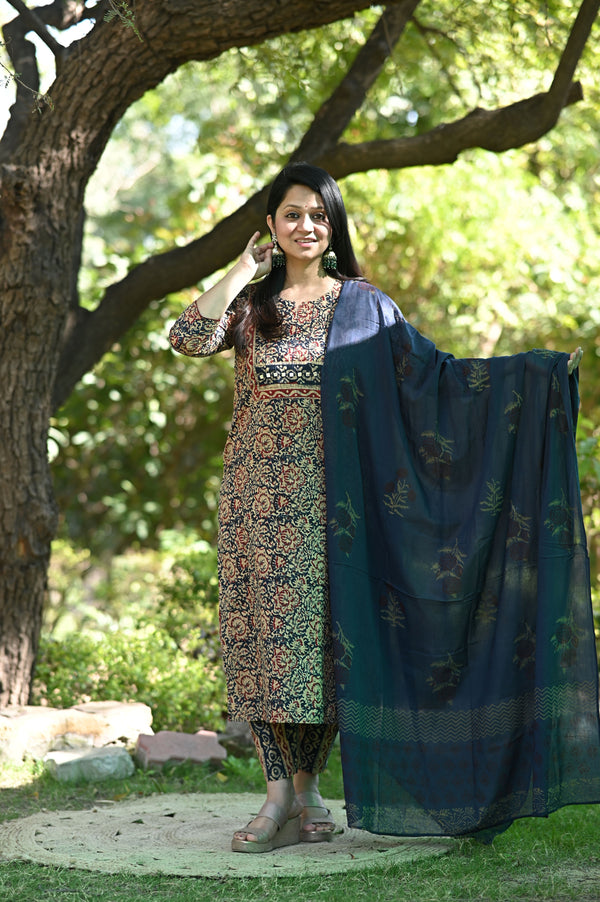 Vanajali Ajrak Handblock Set