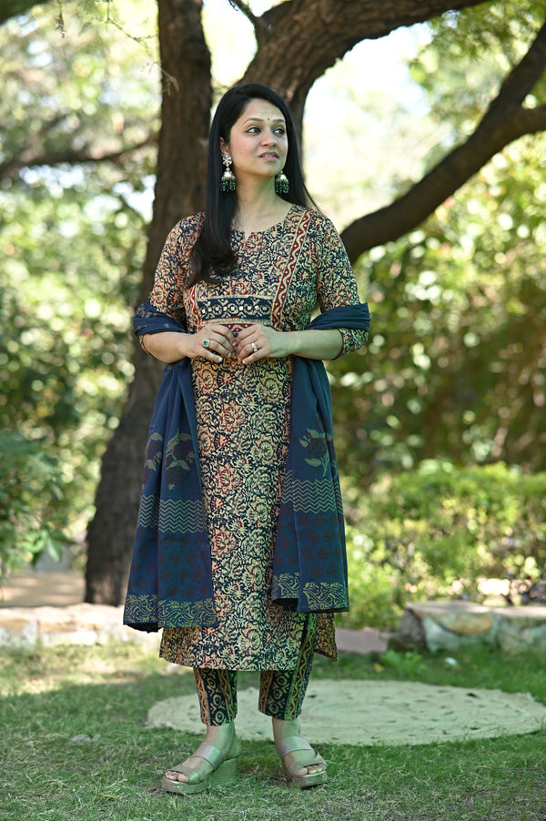 Vanajali Ajrak Handblock Set