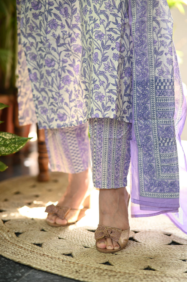 Aaranya Floral Cotton Kurta Set
