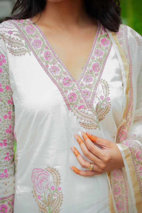 Alankrita Blossom Kurta Set