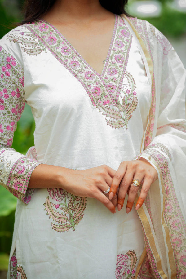 Alankrita Blossom Kurta Set