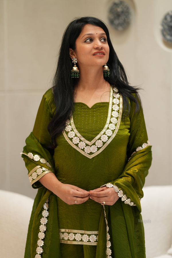 ✨Haritara Royale Banarasi Tissue Silk Sharara Set