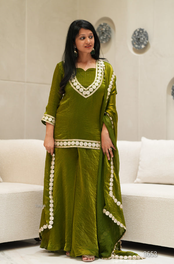 ✨Haritara Royale Banarasi Tissue Silk Sharara Set