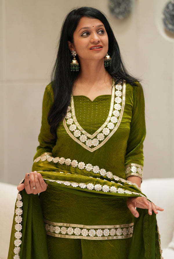 ✨Haritara Royale Banarasi Tissue Silk Sharara Set