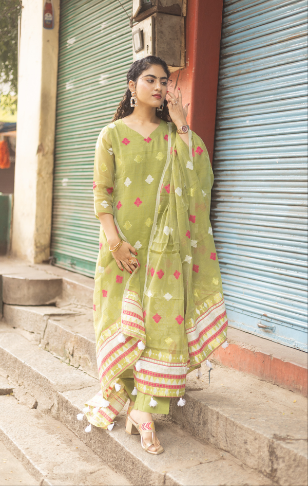 πͺ· Haripriya - The Grace of Green Jamdani