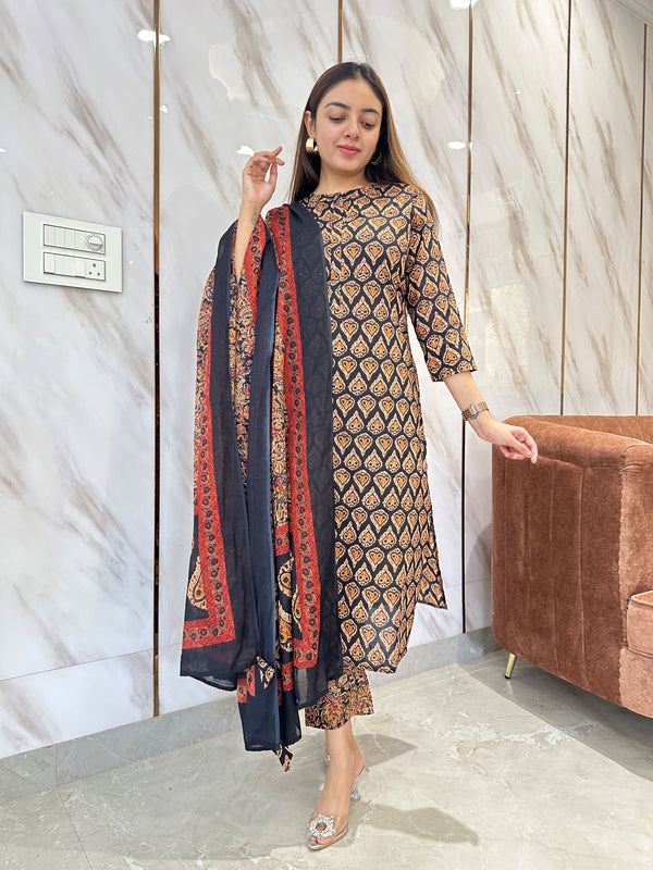 Vasudha Black Gold Paisley Kurta pant Set