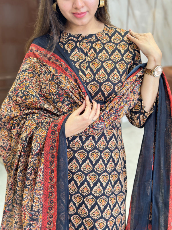 Vasudha Black Gold Paisley Kurta pant Set