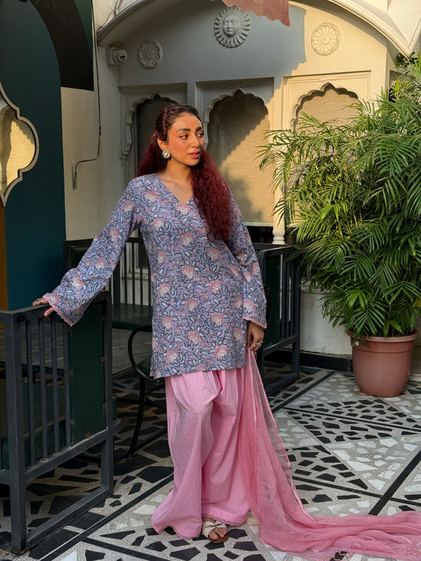 Gulrukh Farsi Floral Suit Set