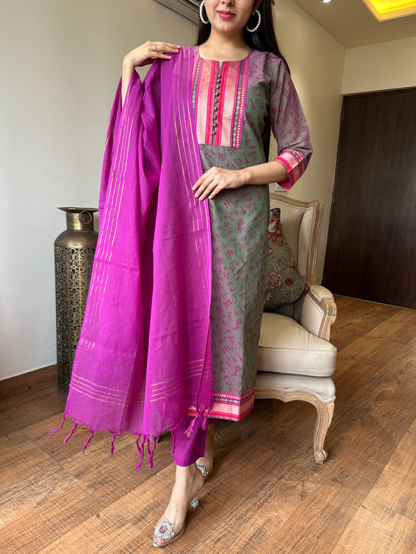 Ekanta Magenta Grace Kurta Set