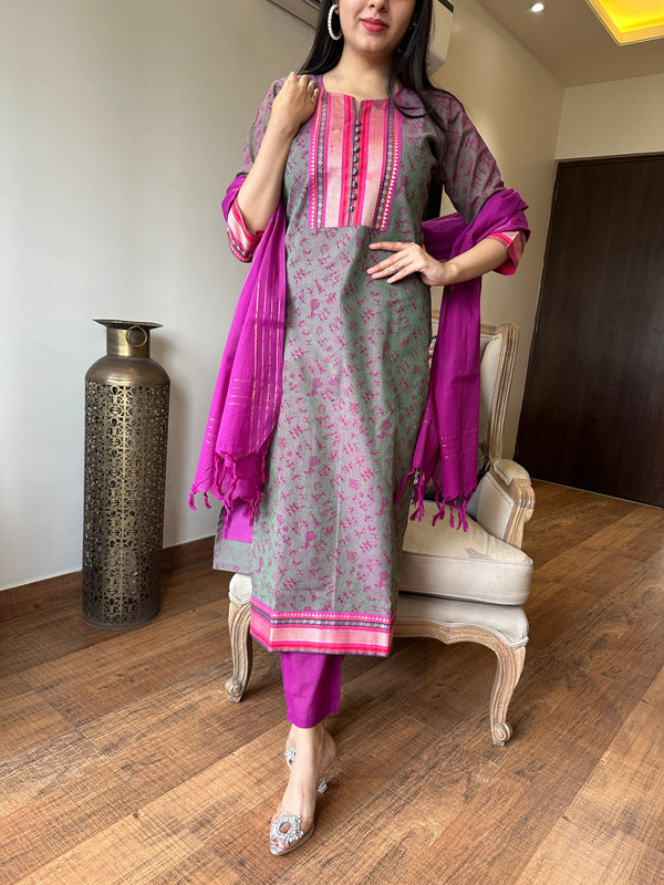 Ekanta Magenta Grace Kurta Set