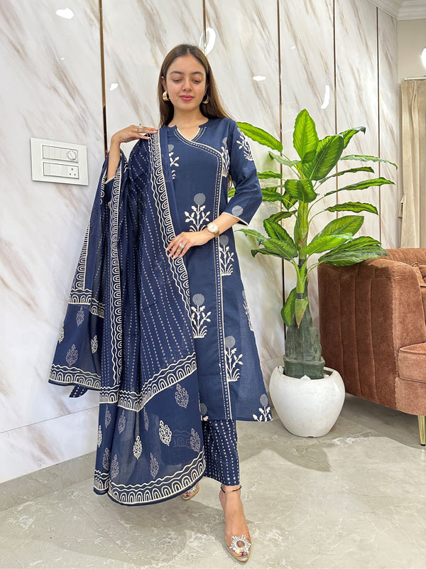 Zeenat Indigo Floral Kurta pant Set