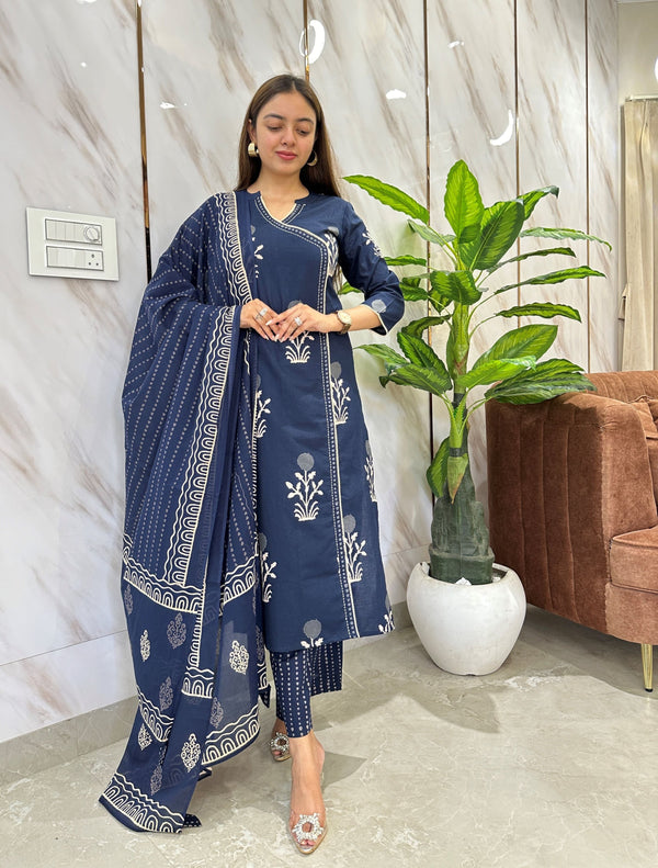 Zeenat Indigo Floral Kurta pant Set
