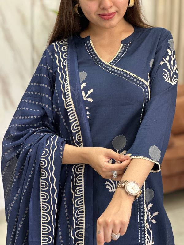 Zeenat Indigo Floral Kurta pant Set