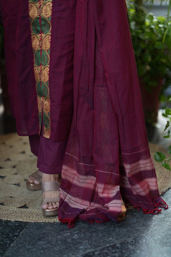 Narayanpeth Rajeshwari Lined Suit Set