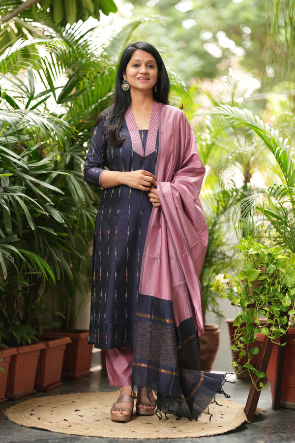 Lavya-Handwoven Pochampally Silk Elegance