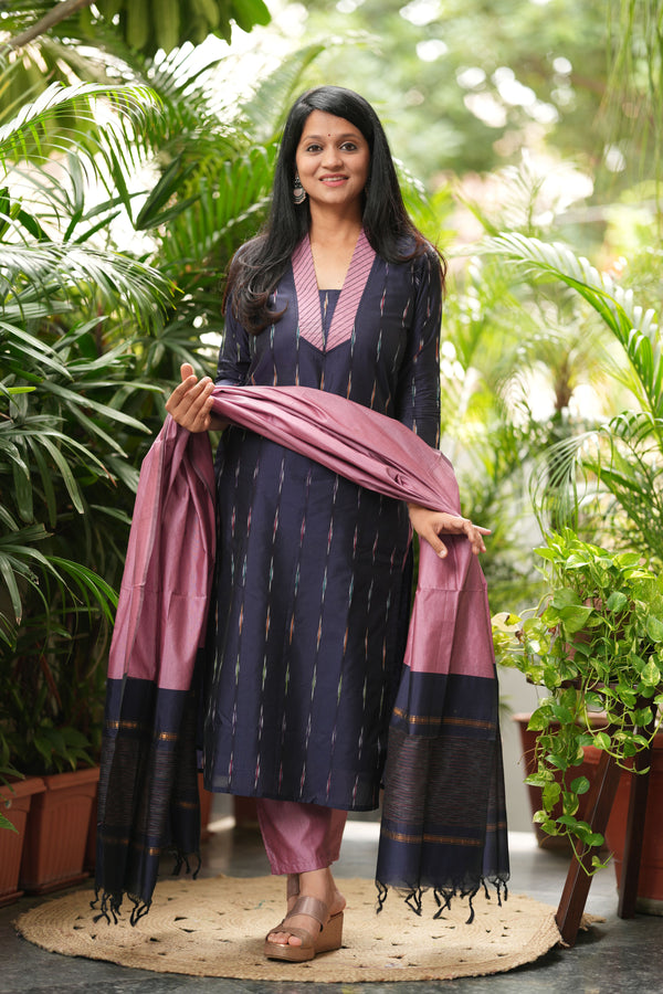 Lavya-Handwoven Pochampally Silk Elegance