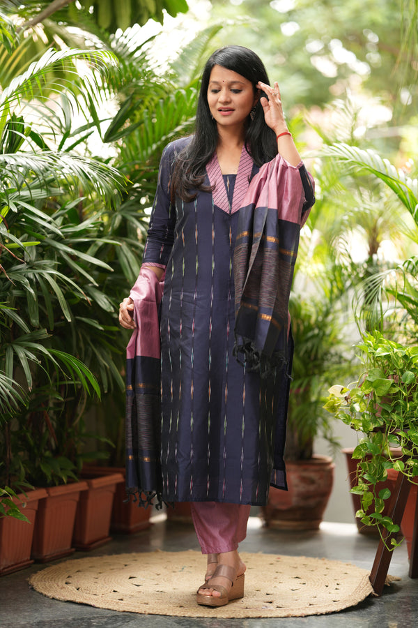 Lavya-Handwoven Pochampally Silk Elegance