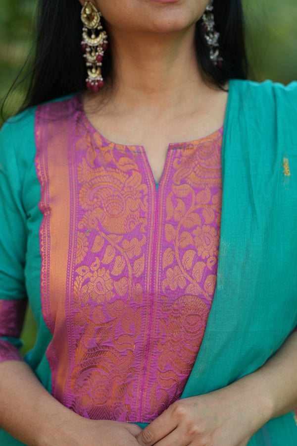 Kanchi Glow –Gulnaar Woven Elegance Set