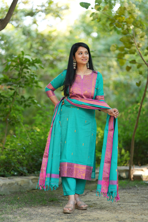 Kanchi Glow –Gulnaar Woven Elegance Set