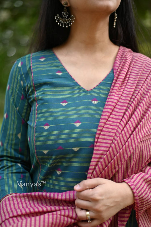 AnvithaElegant Pochampally Handloom Cotton Suit Set