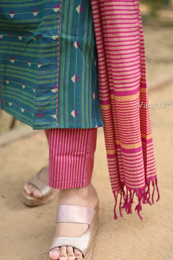 AnvithaElegant Pochampally Handloom Cotton Suit Set