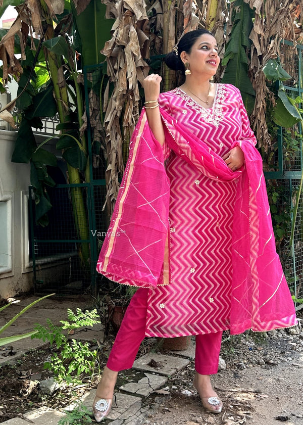 💖 RitvikaStep into Celebration with a Bold Twist of Tradition 💖