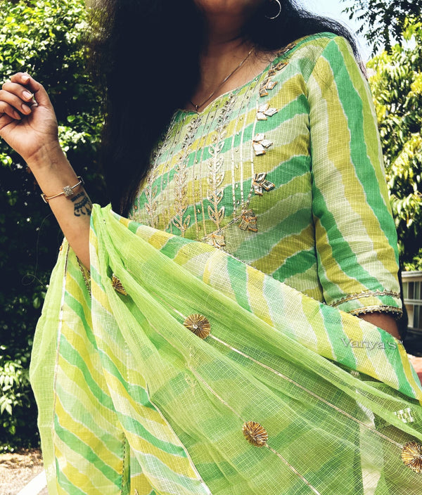 🌿 TarakiniTwirl in Tradition with Graceful Leheria Elegance 🌿