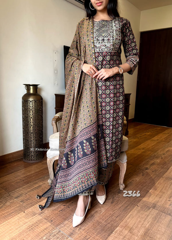 Mosaic Black Kurta Set