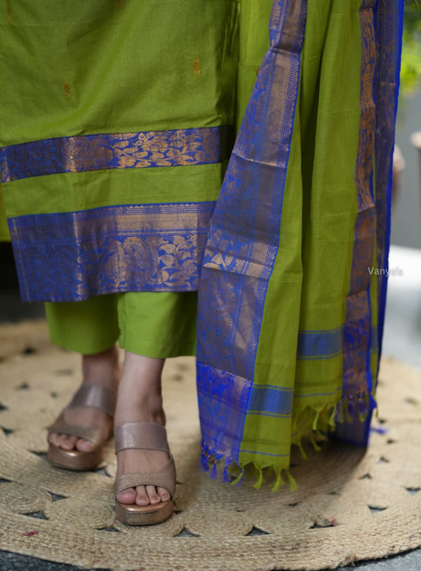 π§‘ Kanchi Glow β Vrinda Olive Charm