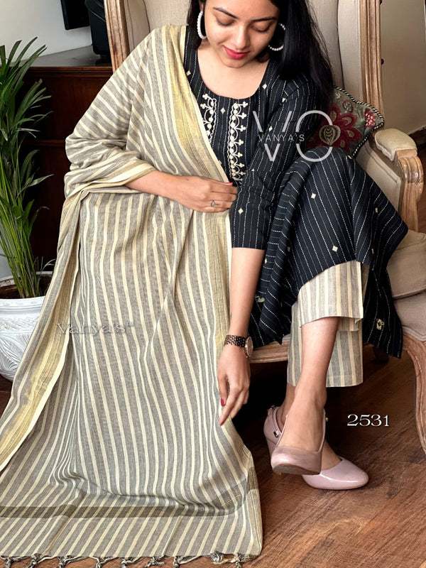 Noir Grace β Black Cotton Suit Set